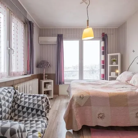 ✵little With A Park View✵ Apartment
